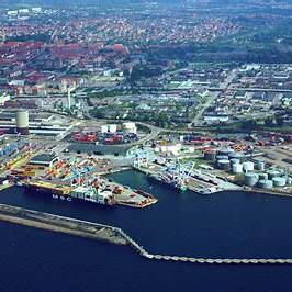 Västhamnen och containerterminalen i Helsingborgs Hamn.
